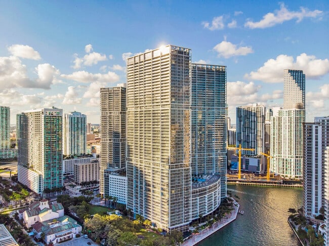 Building Photo - 631 Brickell Ave