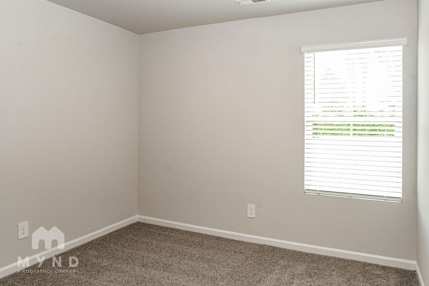 Building Photo - 175 Olde Hearth Rd