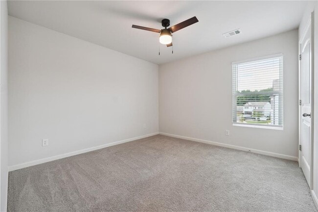 Building Photo - 100 Fernbrook Trl