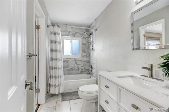 Building Photo - 16344 E Carolina Dr