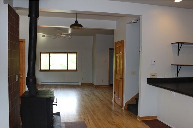 Building Photo - 480 Lansingville Rd