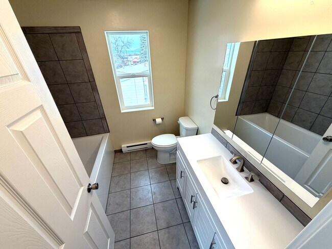 Building Photo - 1904 N Harris St