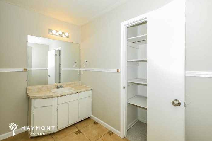 Building Photo - 5704 Wesson Dr