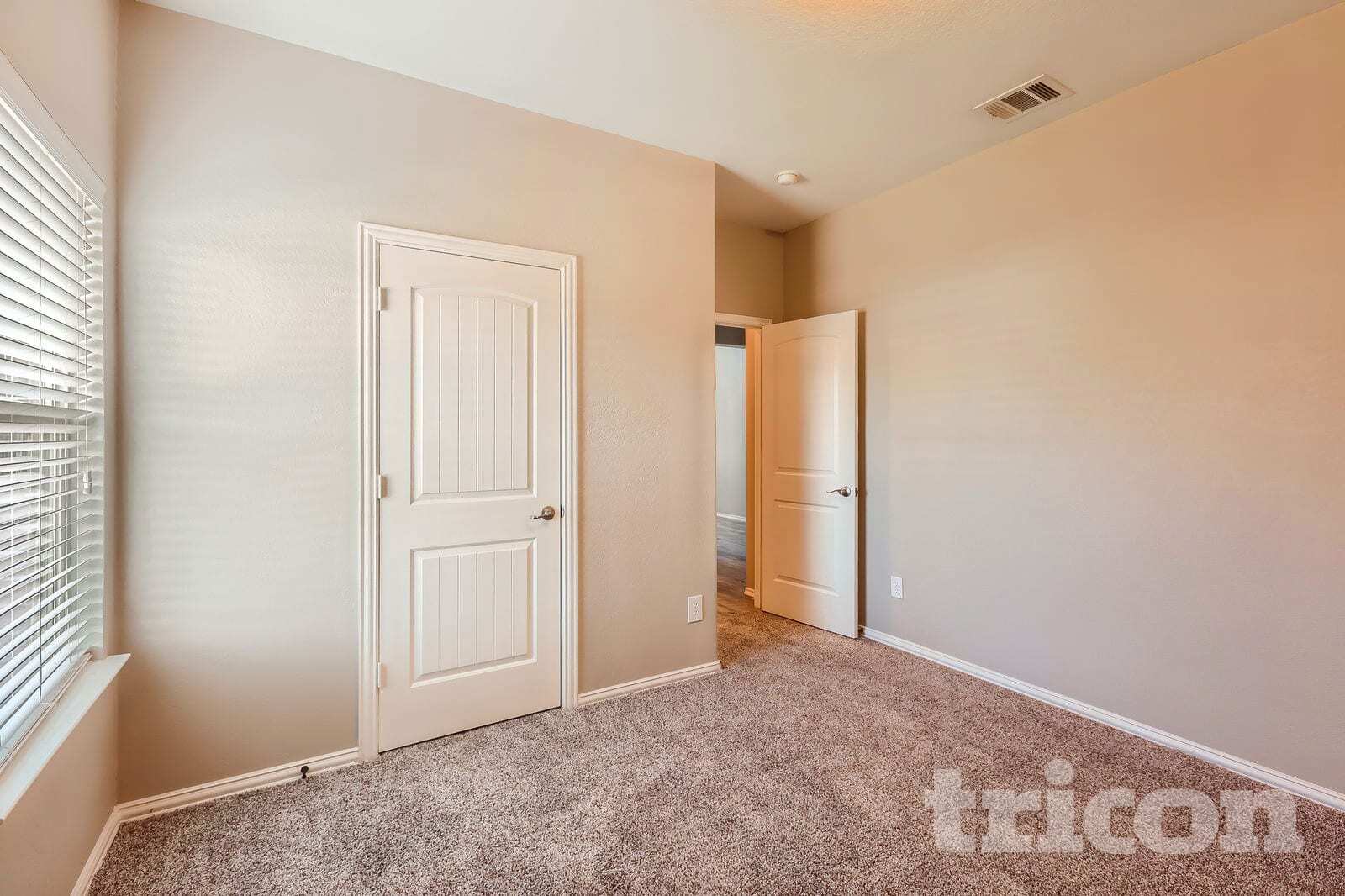 Building Photo - 1030 Barrington Dr