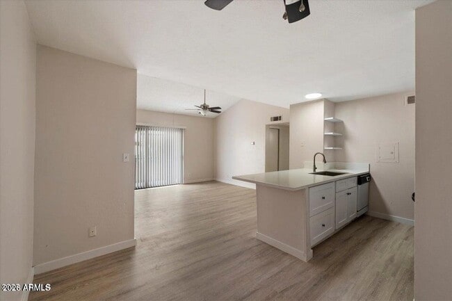 Building Photo - 8055 E Thomas Rd