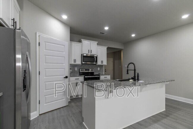 Building Photo - 84 Saltmeadow Cir