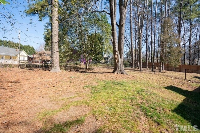 Building Photo - 312 W Park St