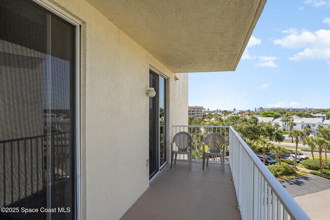 Building Photo - 8871 Lake Dr
