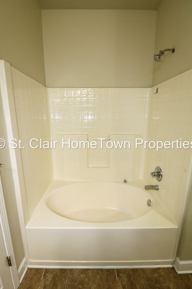 Building Photo - Great Family Home