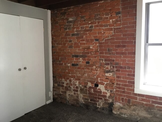 Building Photo - 514-516 ½ N 9th Street