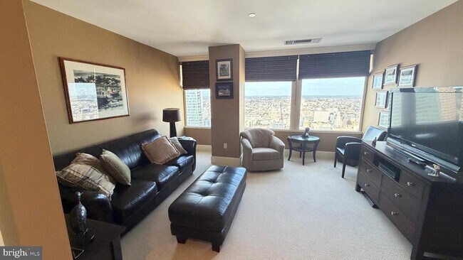 Building Photo - 50 S 16th St