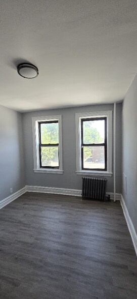 Building Photo - 749 Chancellor Ave