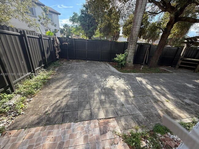 Building Photo - 5470 NW 107th Ave