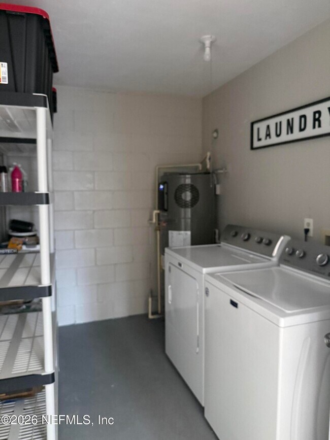 Building Photo - 2360 Bitternut Way