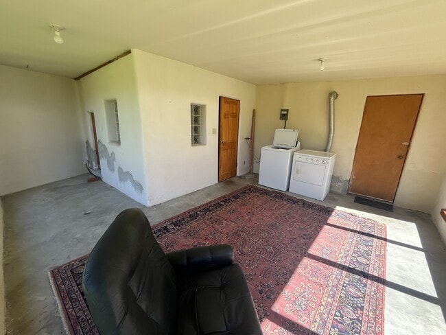 Building Photo - 507 Upper Ranchitos Rd