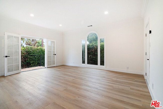 Building Photo - 466 S Orlando Ave