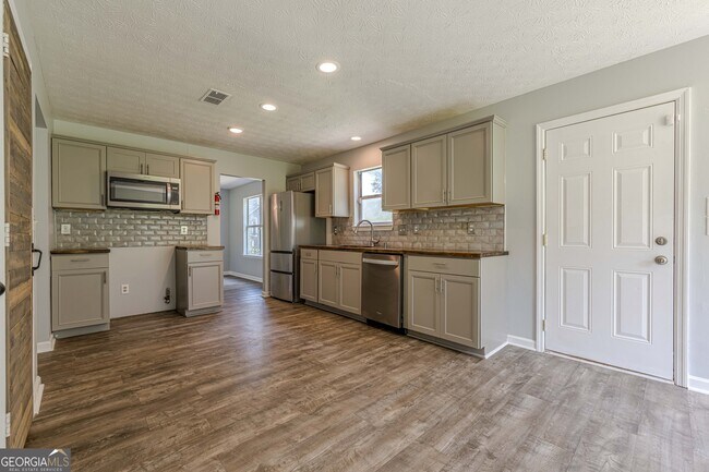 Building Photo - 5458 Winslow Crossing N