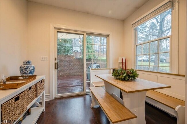 Side Furnished Apt.Unit 2b - 96 Western Ave