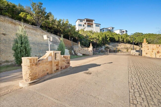 Building Photo - 13017 Luna Montana Way S