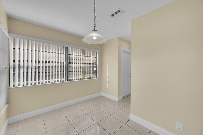 Building Photo - 2532 Coral Springs Dr