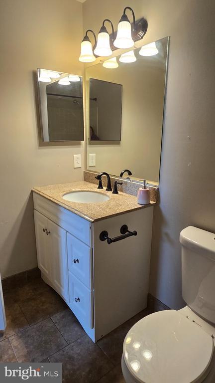 Building Photo - 208 Foxmeadow Dr
