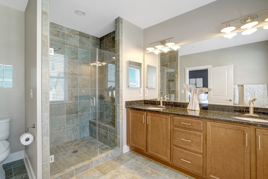Master Bathroom - 2209 Richmond Hwy