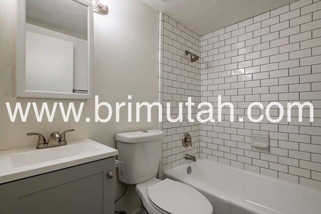 Building Photo - 1304 E 900 S