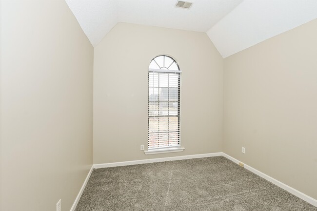 Building Photo - 7764 Shadow Glen Ln