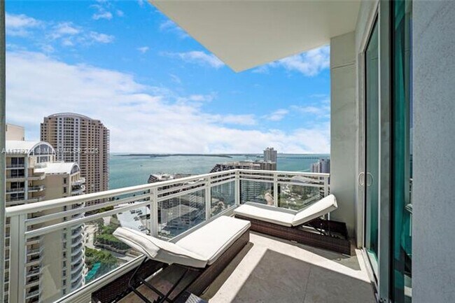 Building Photo - 900 Brickell Key Blvd