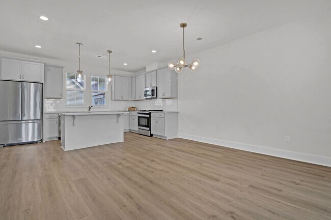Building Photo - Luxury Townhome in Midtown Nexton