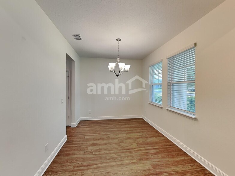 Building Photo - 1355 Celery Ave
