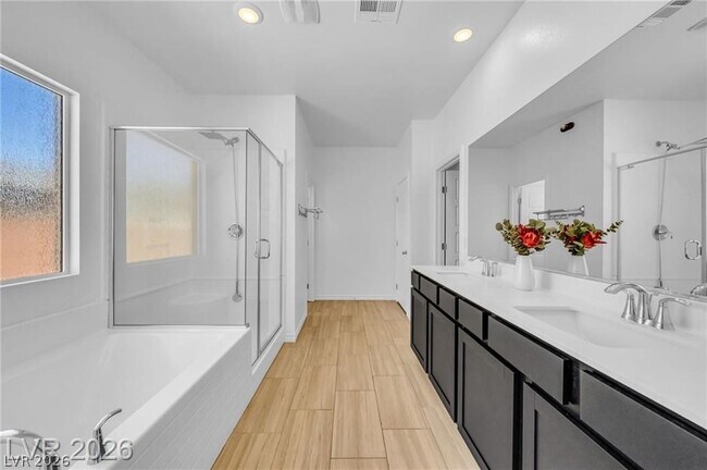 Building Photo - 2706 Song Pt Ave