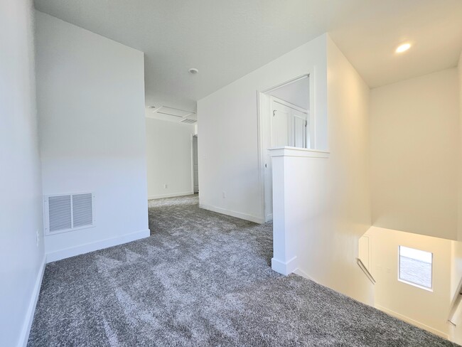 2nd floor hallway - 79 E Hidden Creek Way