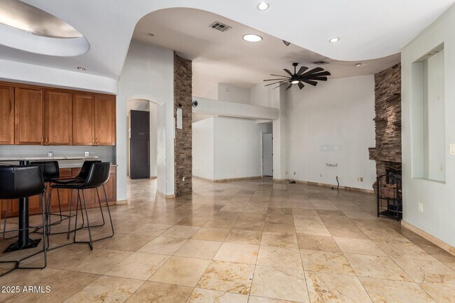 Building Photo - 4430 E Graythorn St