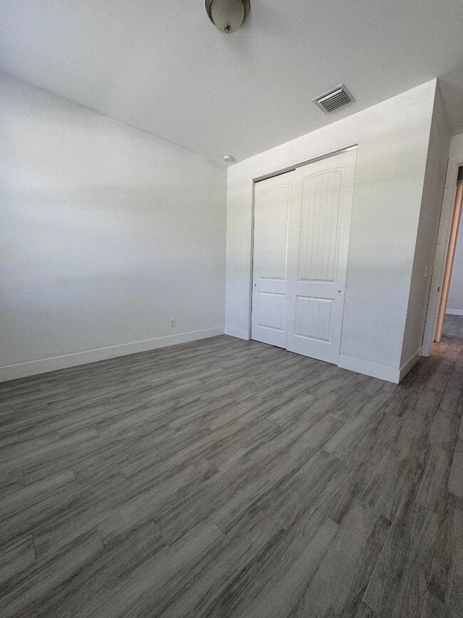 Building Photo - 1029 Mango Dr