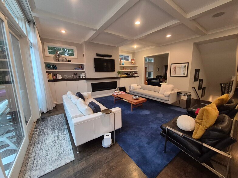 Gas Fireplace - 3840 Upton Ave S