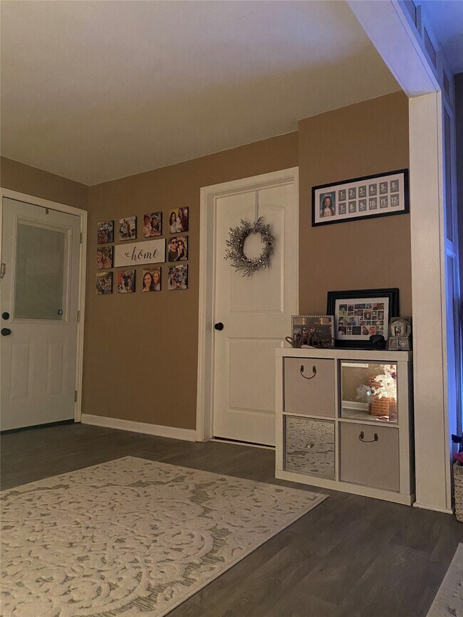 Building Photo - 12409 Dumas St