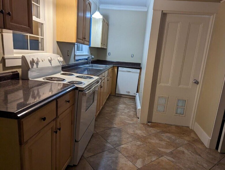 Building Photo - 34 Cocheco Ave