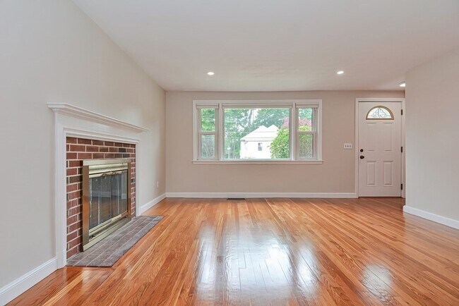 Building Photo - 4 Edgemont Ave