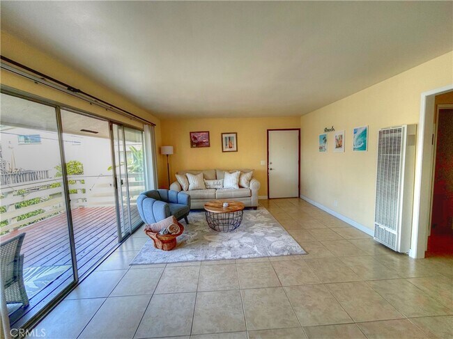 Building Photo - 308 Avenida Granada