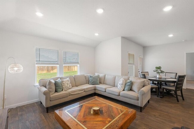 Building Photo - 205 Bethpage Dr