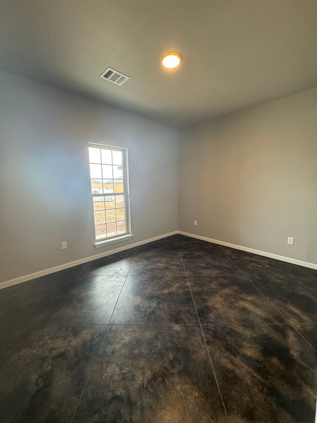 Building Photo - Brand New Construction 3/2/2 1/2 off speci...