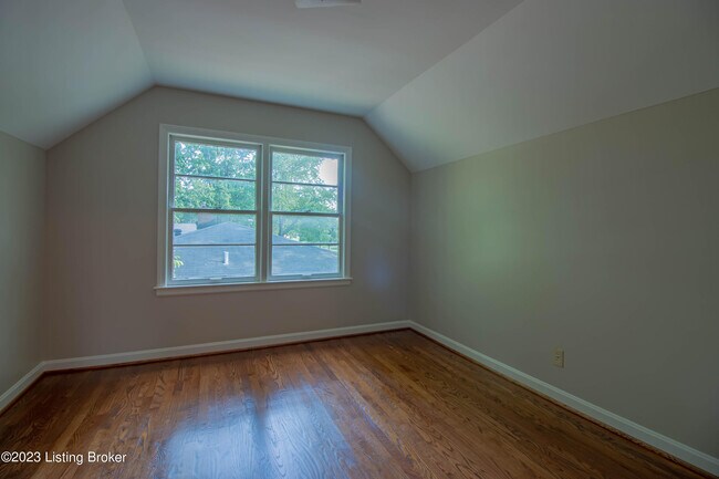 Building Photo - 3311 Dogwood Dr