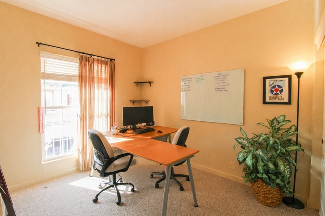 Building Photo - Beautiful 3 Bed, 2.5 Bath Townhome with A/C and 2-Car Garage