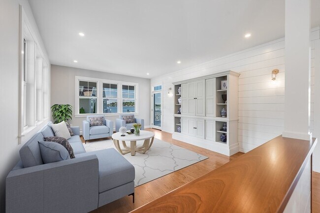 Building Photo - 8 Riverside Rd