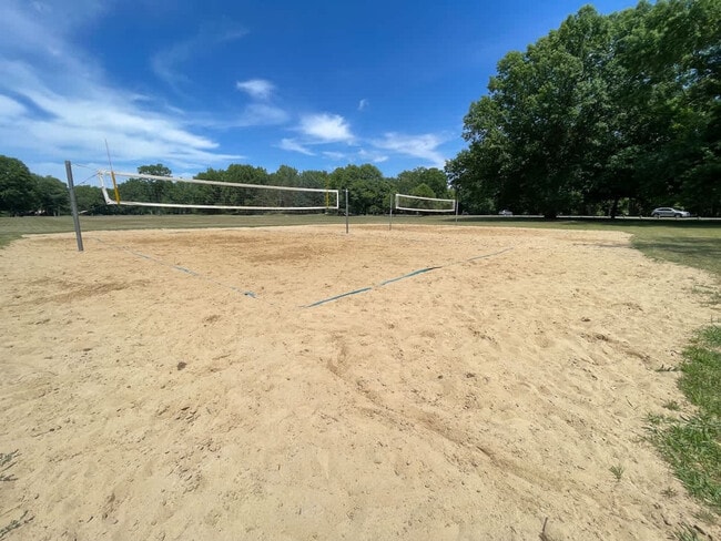 Building Photo - 367 S Rocky River Dr