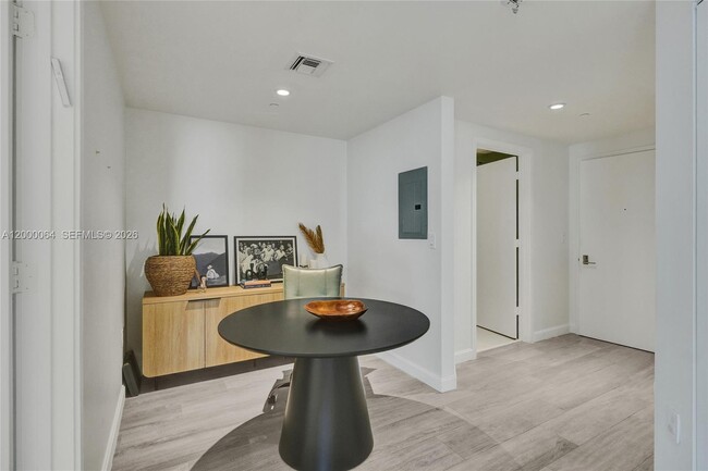 Building Photo - 45 SW 9th St