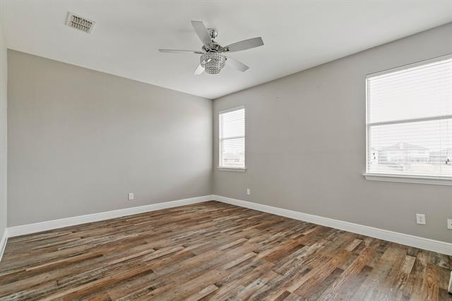 Building Photo - 14728 Riverside Dr