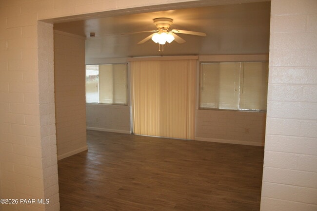 Building Photo - 11014 W Cheryl Dr