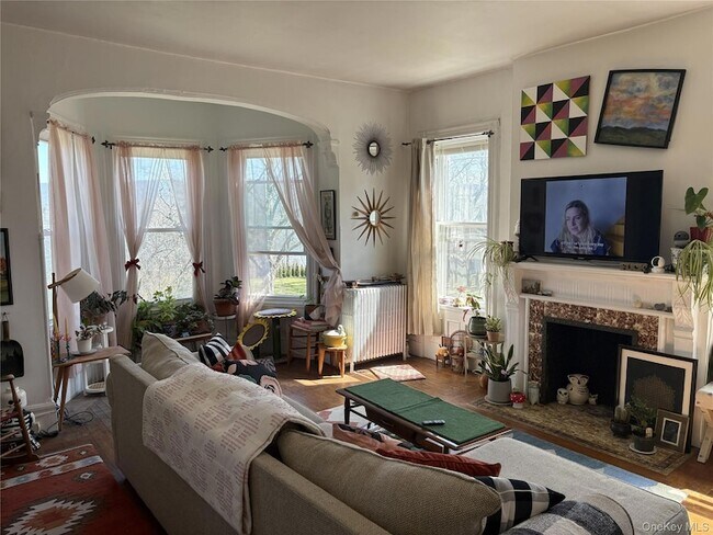 Building Photo - 514 Grand Ave